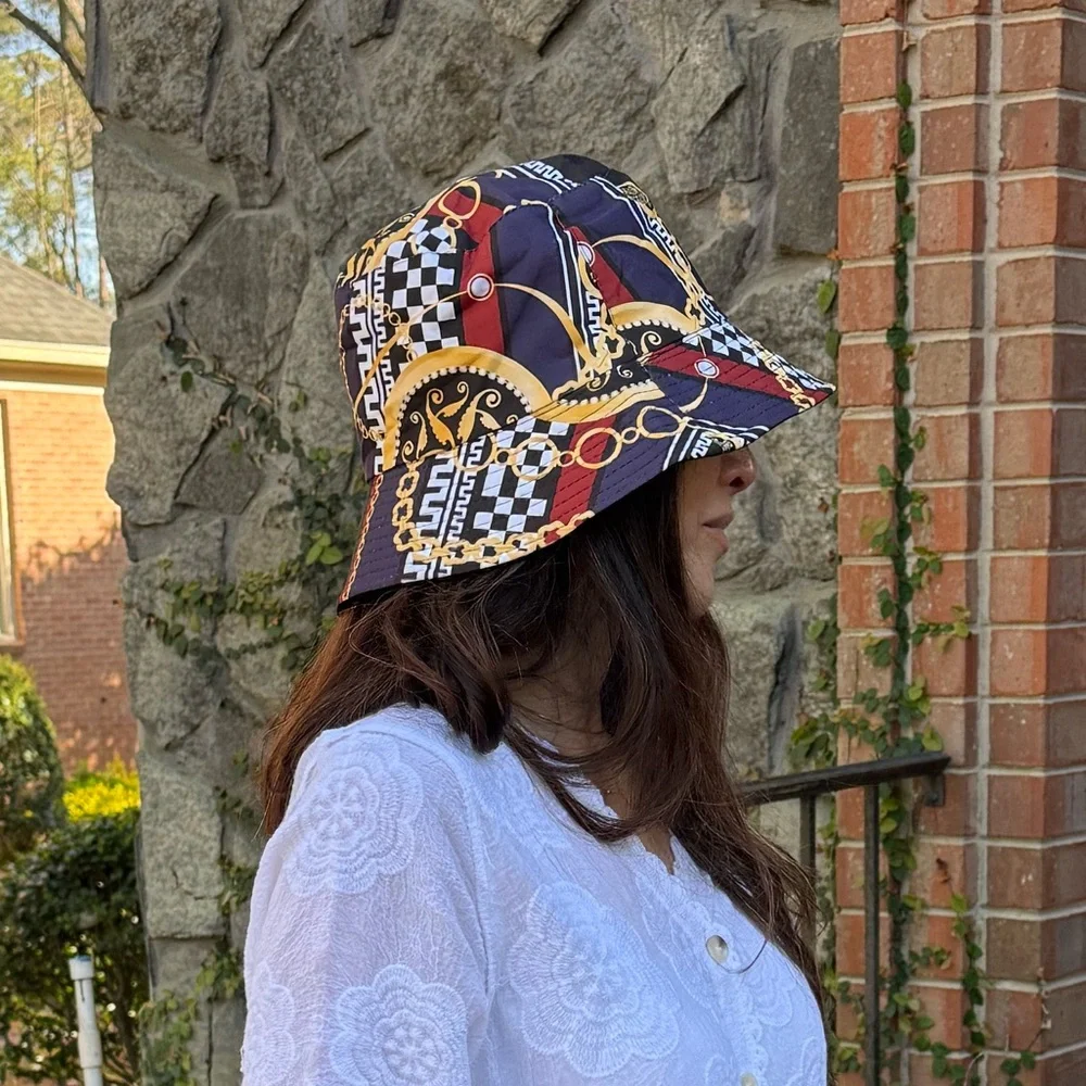 Stylish Chain Print Bucket Hat